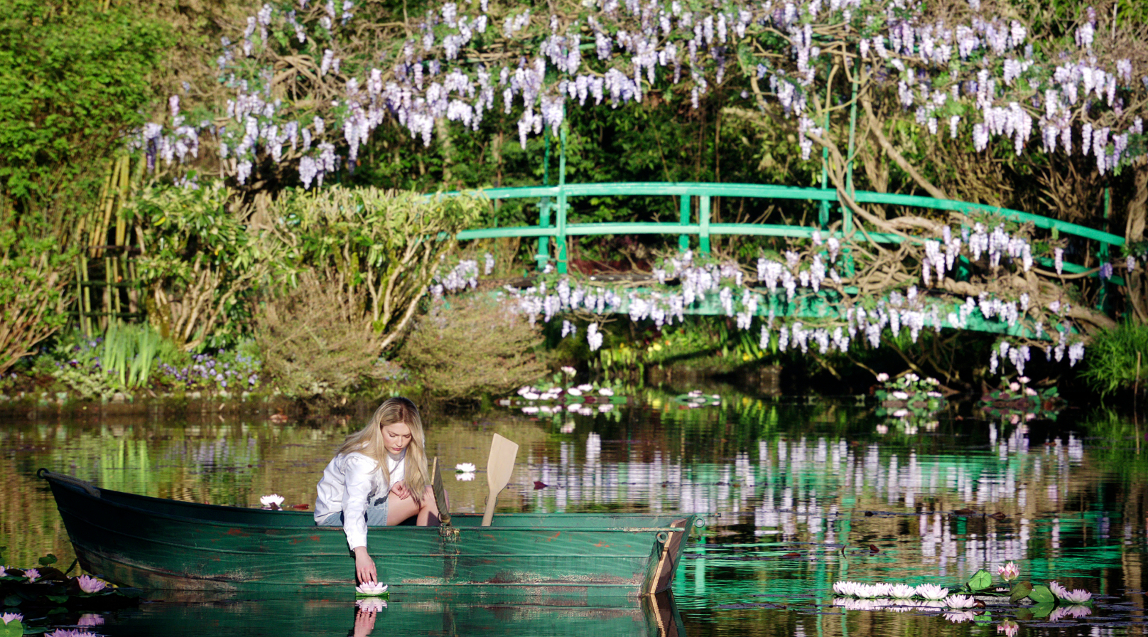 emily w paryżu sezon 4 giverny